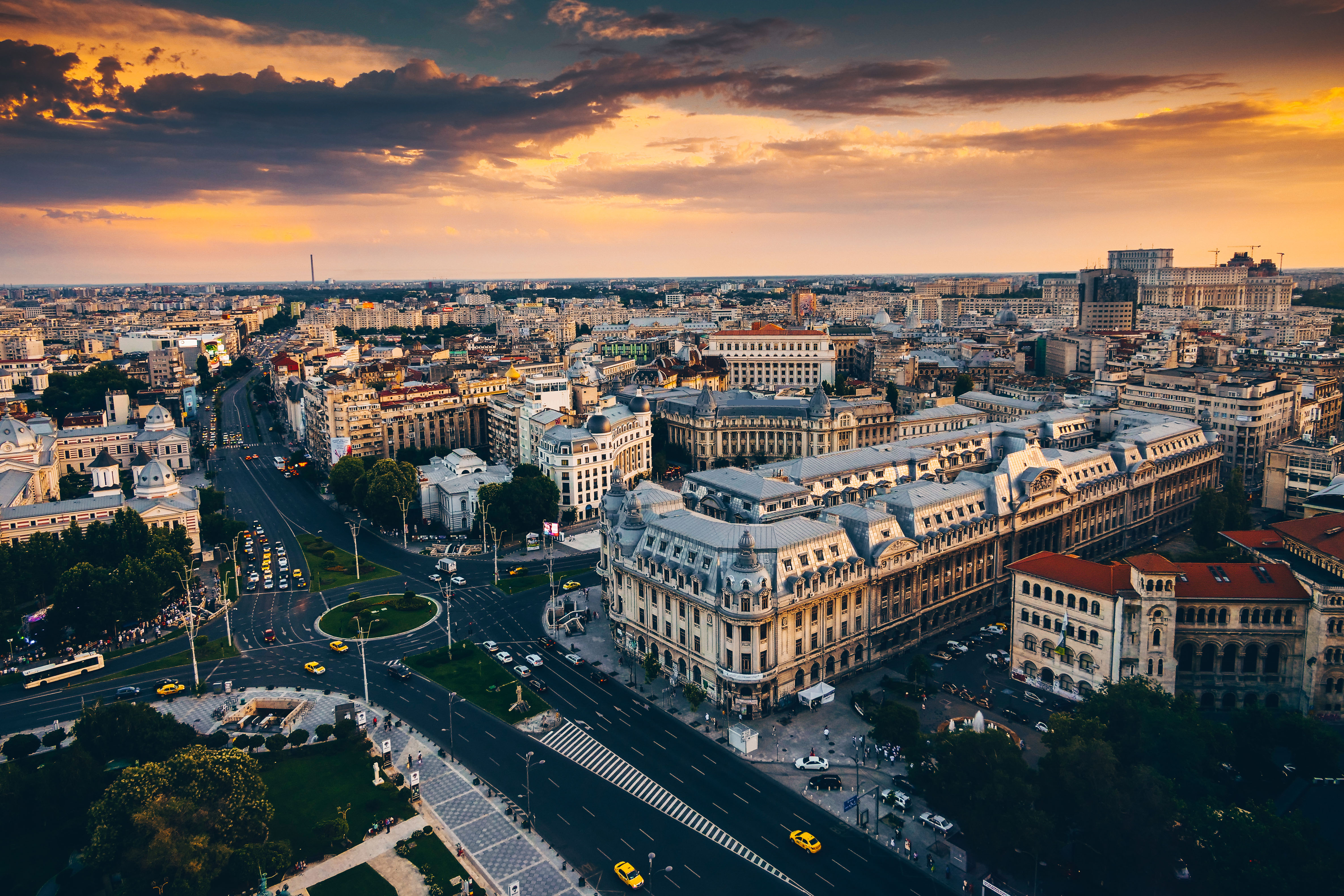 Панорама Бухареста как символ программы получения гражданства Румынии