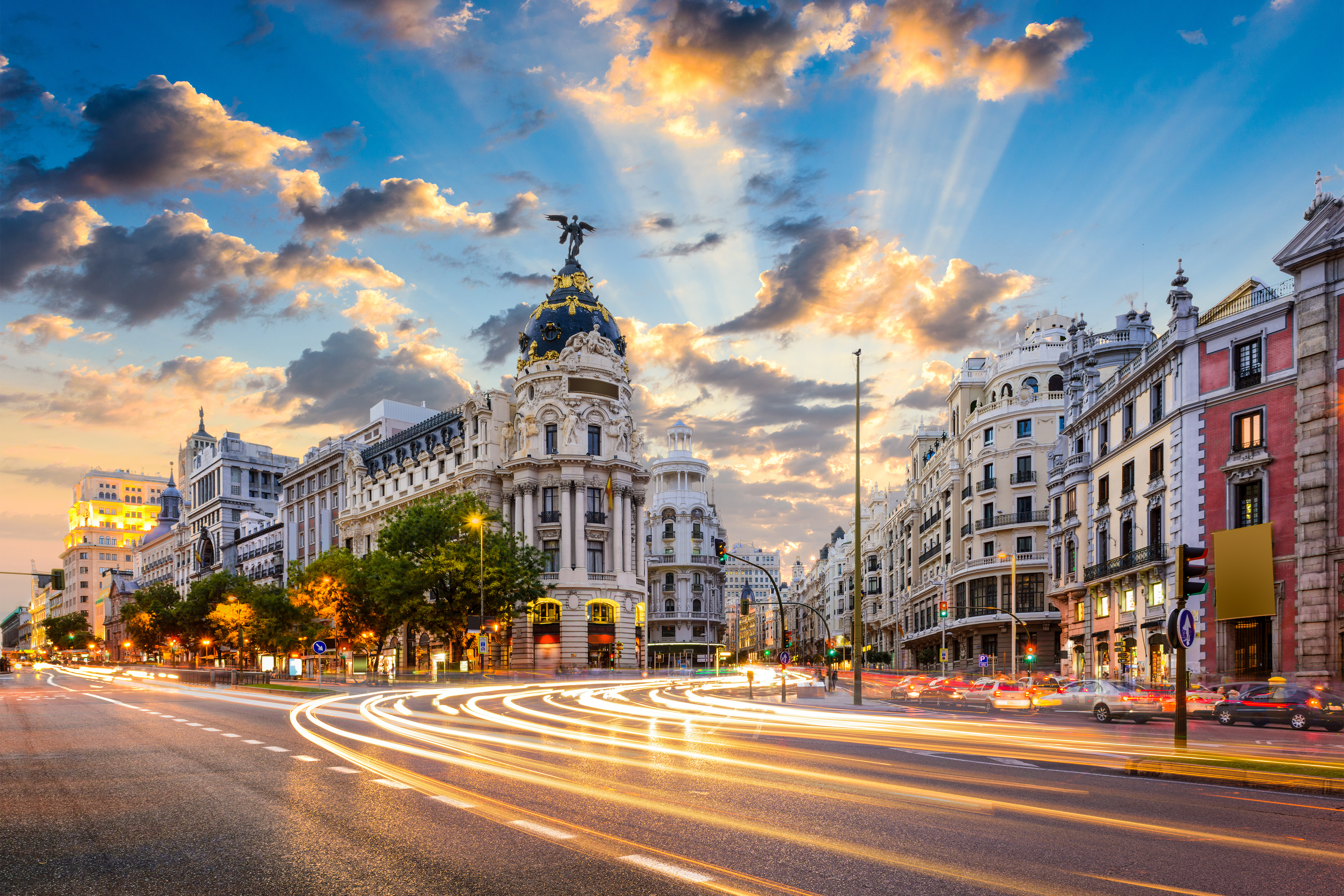 Панорама на Испанский город как символ переезда в Испанию на ПМЖ