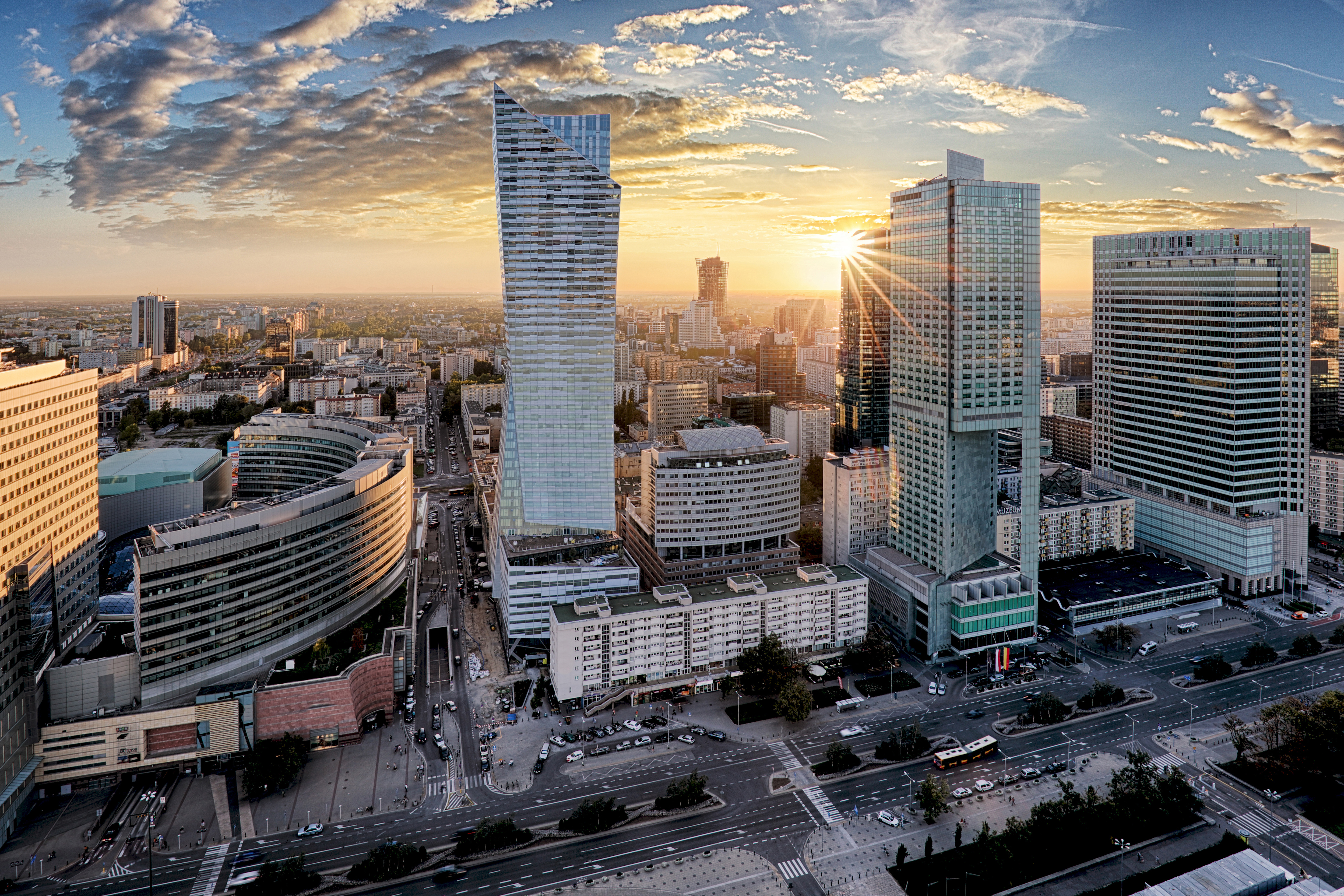 Панорама Варшавы как символ иммиграции в Польшу на ПМЖ