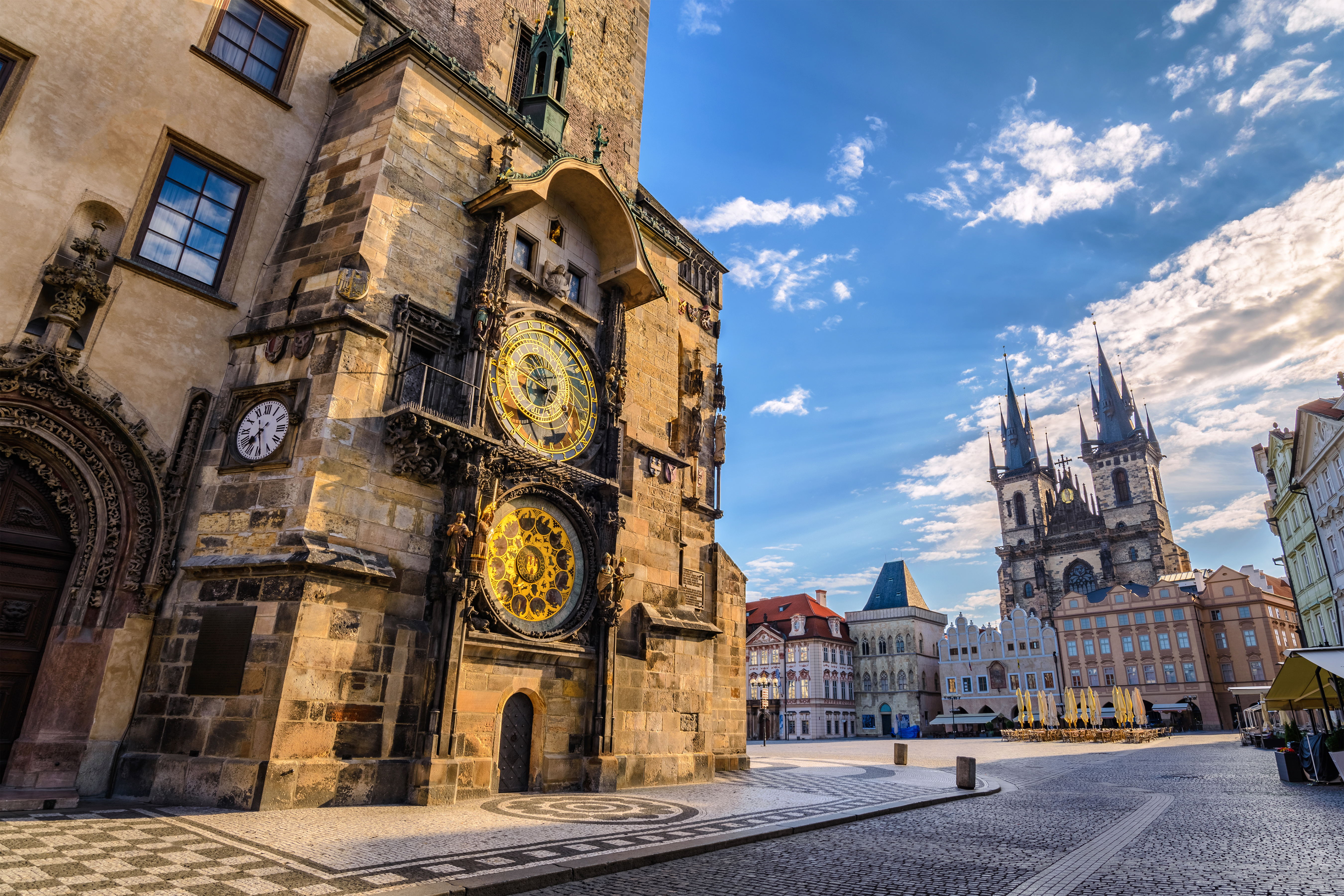 Красивые здания Праги как символ иммиграции в Чехию на ПМЖ
